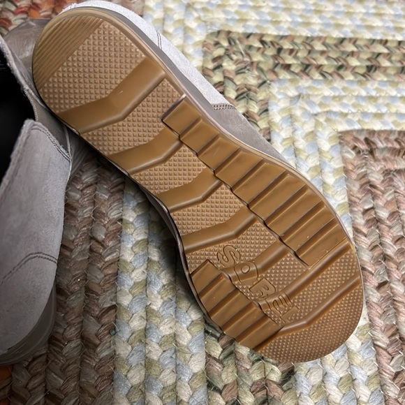 Sorel Taupe Evie Chelsea Wedge Ankle Bootie size 7 - Picture 12 of 14